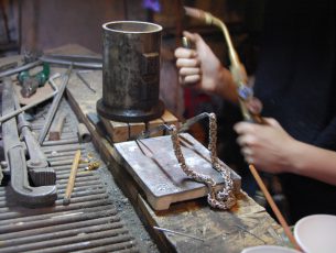goldsmith worplace, hands and tools